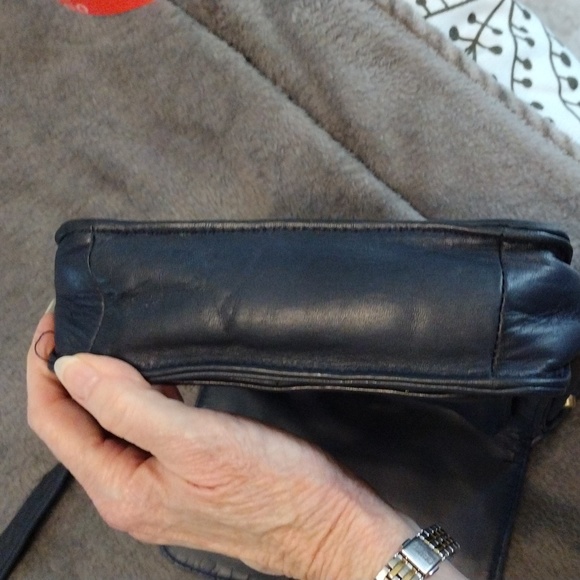 Vintage Jaqueline Ferrar Navy Leather Crossbody - Picture 10 of 16